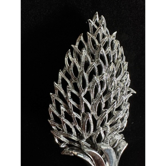 Vintage Signed CORO Silver Tone Large Textured Leaf ConeBrooch Pin SILVER TONE - Picture 4 of 11